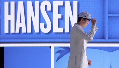 何猷君：杨瀚森获选视频我刷了很多遍 他会激励更多中国年轻球员