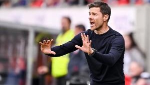 安帅危 罗马诺：老佛爷完全爱上阿隆索，皇马首选备选都是他